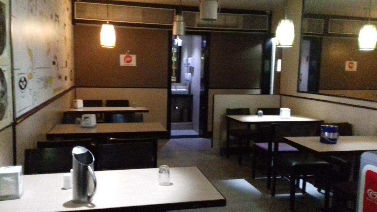Shine Hospitality Hotel Bombay Esterno foto