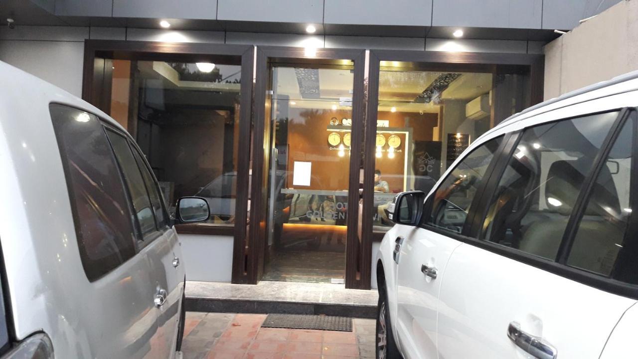 Shine Hospitality Hotel Bombay Esterno foto